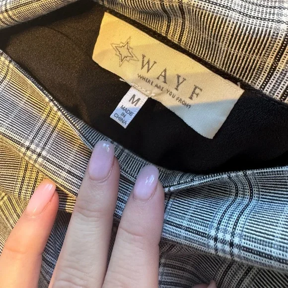 WAYF Grey Plaid Mini Skirt – Size M - Picture 3 of 5